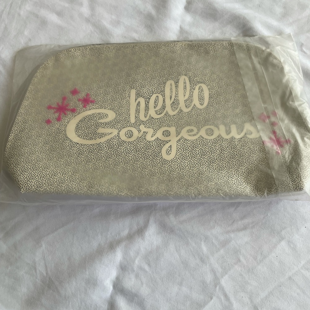 benefit 2018 Branded Dome bag